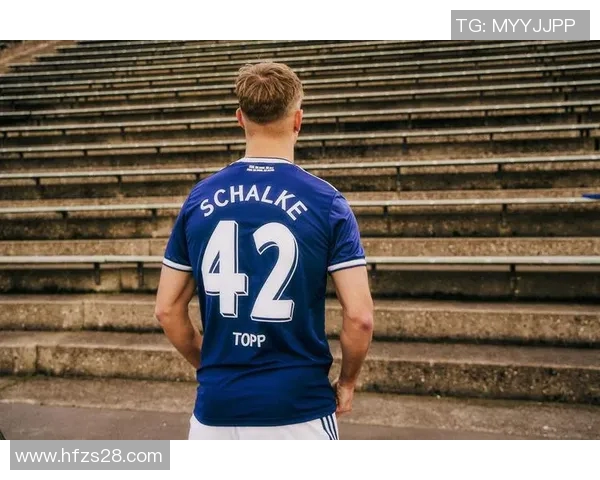 足球明星球衣拍卖盛典揭幕珍稀球衣引发收藏热潮与球迷热情互动